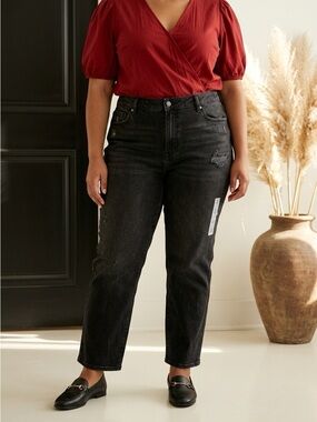Plus High-Rise Black Ankle Jeans — Classic Slim Crop